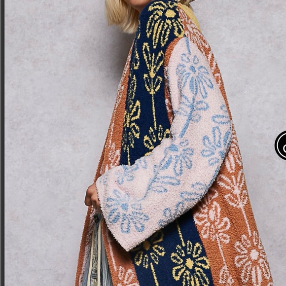 POL Multi-Color Floral Patchwork Open Cardigan - Picture 2 of 3